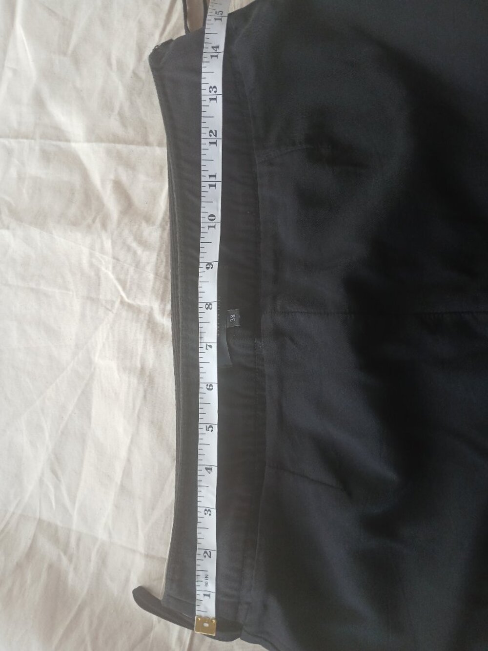 Beautiful Gucci Pencil Skirt — Italian Size 38, Approx. US 2–3 - Picture 7 of 10